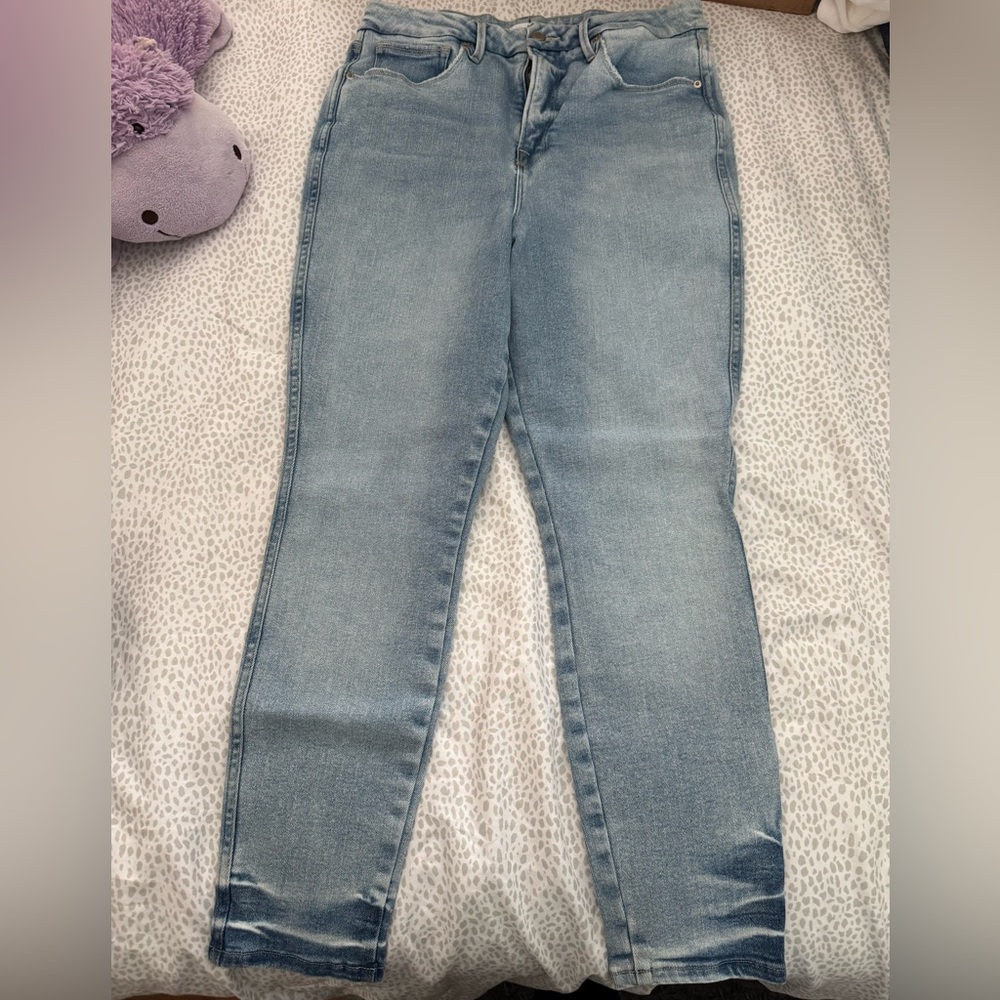 Good American Light Blue High-Rise jeans